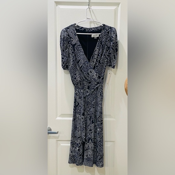 Harper Rose Dresses & Skirts - NEW…Harper Rose Drape Sleeve Patterned Wrap Dress